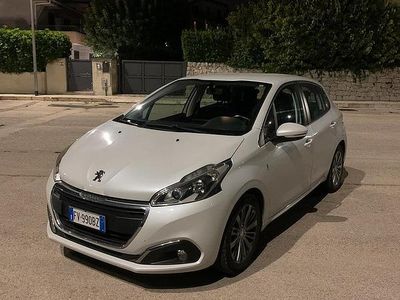 Usata Peugeot 208 82 CV (60 kW) 2019 Bianco Utilitaria