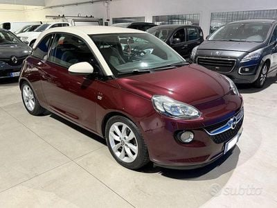 Usata Opel Adam Jam 70 CV (51 kW) 2014 Bejge/melanzana metallizzato Utilitaria