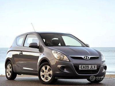 Begagnad Hyundai i20 75 HK (55 kW) 2009 Grå Halvkombi