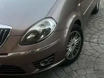 Usata Lancia Musa 120 CV (88 kW) 2008 Monovolume