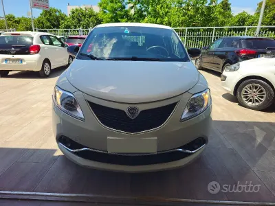 Usata Lancia Ypsilon 94 CV (69 kW) 2016 Utilitaria