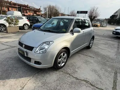 Usata Suzuki Swift 92 CV (67 kW) 2007 Argento Utilitaria