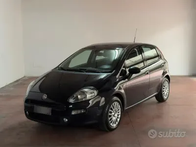 Usata Fiat Punto Street 95 CV (69 kW) 2018 Blu Utilitaria