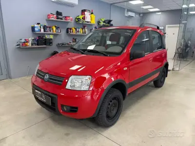 Usata Fiat Panda 4x4 Climbing 69 CV (50 kW) 2007 Rosso Utilitaria