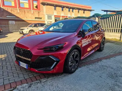 Nouvelle Renault Clio V 158 ch (116 kW) 2025 Rouge Citadine