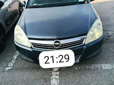 Usata Opel Astra Enjoy 90 CV (66 kW) 2005 Berlina