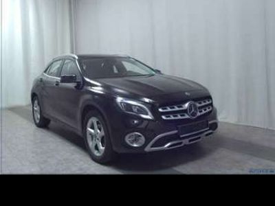 Mercedes GLA220