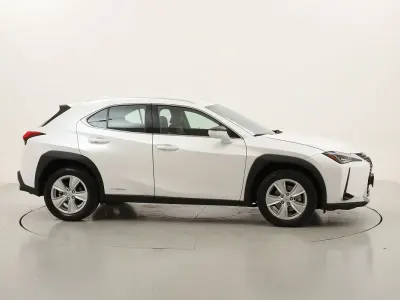 Usata Lexus UX Business Edition 184 CV (135 kW) 2022 Biancobianco SUV