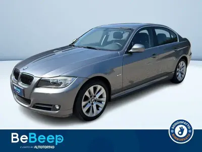 Usata BMW 318 Lifestyle 143 CV (105 kW) 2011 Argento metallizzato Berlina