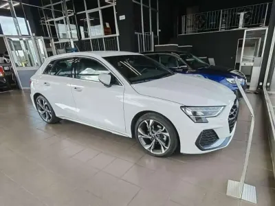 Usata Audi A3 S-Line 150 CV (110 kW) 2024 Bianca Berlina