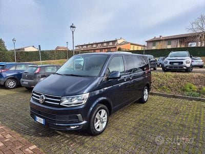 Usata VW Caravelle Comfortline 150 CV (110 kW) 2018 Blu Monovolume