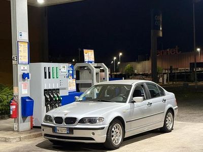 Usata BMW 318 143 CV (105 kW) 2001 Grigio Berlina