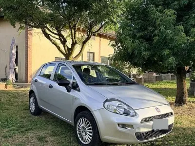 Usata Fiat Punto 77 CV (56 kW) 2015 Grigio Utilitaria