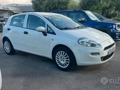 Usata Fiat Punto Street 69 CV (50 kW) 2017 Bianco Utilitaria