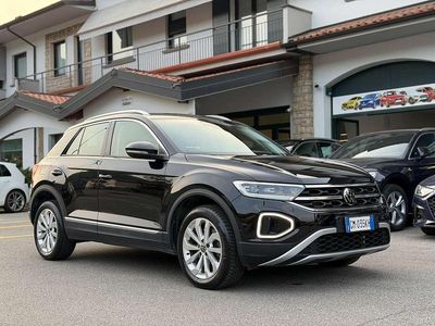 Usata VW T-Roc Style 150 CV (110 kW) 2022 Deep black perleffekt SUV