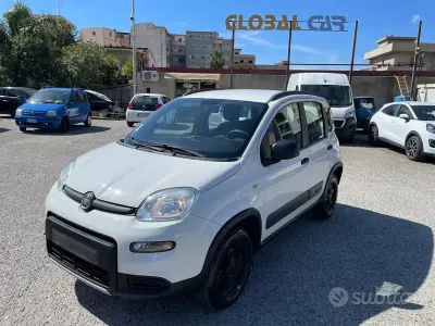 Usata Fiat Panda 4x4 S 95 CV (69 kW) 2018 Bianco Utilitaria