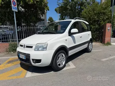 Usata Fiat Panda Climbing 60 CV (44 kW) 2010 Bianco Utilitaria