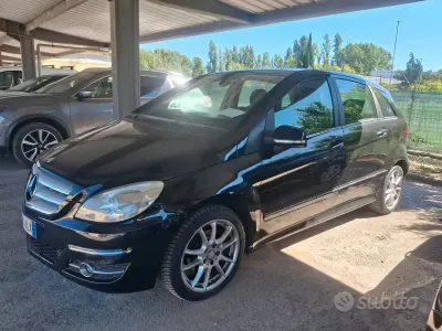 Usata Mercedes B180 Premium 109 CV (80 kW) 2010 Nero Monovolume