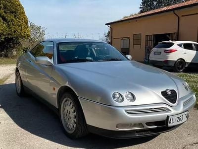 Usata Alfa Romeo GTV 150 CV (110 kW) 1996 Grigio Coupé