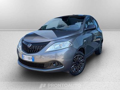 Usado Lancia Ypsilon Gold 70 HP (51 kW) 2024 Cinzento Citadino