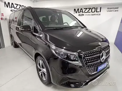 Usata Mercedes V250 Avantgarde 190 CV (139 kW) 2025 Nero Monovolume