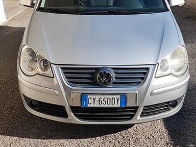 Begagnad VW Polo 101 HK (74 kW) 2006 Grå Halvkombi