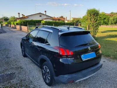 Usata Peugeot 2008 Allure 83 CV (61 kW) 2018 Nero SUV