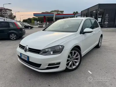 Usata VW Golf VII Highline 105 CV (77 kW) 2014 Bianco Berlina