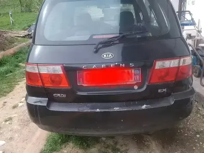 Usata Kia Carens 112 CV (82 kW) 2004 Nero Monovolume