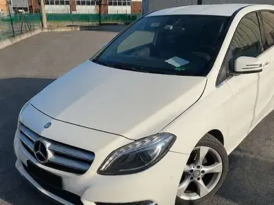 Usata Mercedes B180 Premium 109 CV (80 kW) 2013 Bianco Utilitaria