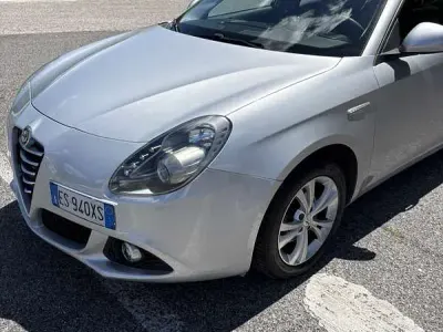Usata Alfa Romeo Giulietta Distinctive 109 CV (80 kW) 2013 Grigio Utilitaria