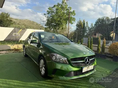 Usata Mercedes 180 109 CV (80 kW) 2016 Verde Berlina