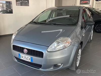 Usata Fiat Grande Punto 75 CV (55 kW) 2012 Grigio Utilitaria