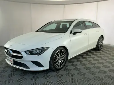 Usado Mercedes CLA180 Shooting Brake Executive 116 CV (85 kW) 2022 Blanco Familiar