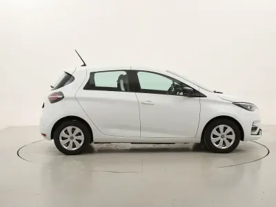 Usata Renault Zoe Zen 50 kW (69 CV) 2022 Biancobianco Utilitaria