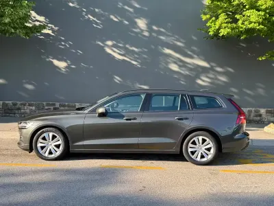 Usata Volvo V60 Business Edition 150 CV (110 kW) 2019 Grigio Station wagon
