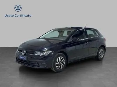 Usata VW Polo Life 95 CV (69 kW) 2023 2t deep black perlato Utilitaria
