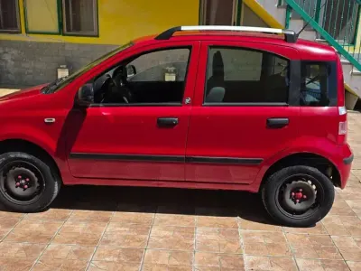 Usata Fiat Panda Dynamic 77 CV (56 kW) 2011 Rosso Utilitaria
