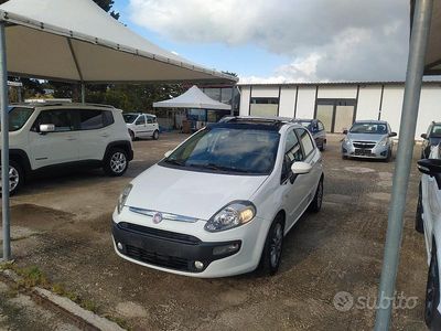 Usata Fiat Punto 95 CV (69 kW) 2012 Bianco Utilitaria
