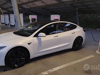 Usata Tesla Model 3 RWD 235 kW (320 CV) 2025 Bianco Berlina