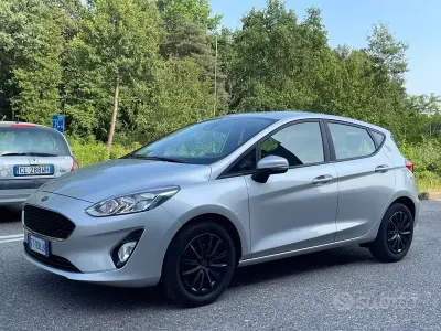 Usata Ford Fiesta 86 CV (63 kW) 2018 Grigio Utilitaria