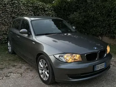 Usata BMW 118 143 CV (105 kW) 2010 Utilitaria