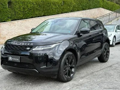 Käytetty Land Rover Range Rover evoque SE 150 HP (110 kW) 2020 Musta Katumaasturi