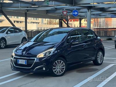 Blu Usata 2017 Peugeot 208 Allure Utilitaria | 6750 € (Ottimo prezzo)