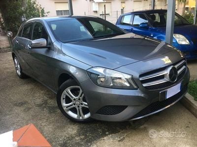 Usata Mercedes A180 109 CV (80 kW) 2015 Grigio Berlina