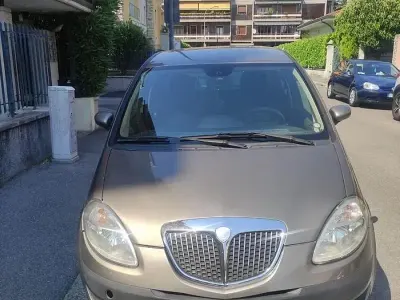 Usata Lancia Musa 77 CV (56 kW) 2006 Grigio Monovolume