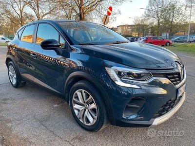 Usata Renault Captur Techno 100 CV (73 kW) 2023 Grigio SUV