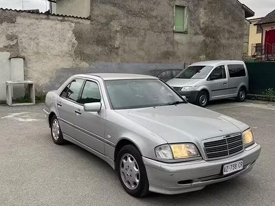 Usata Mercedes C200 193 CV (141 kW) 1998 Grigio Berlina