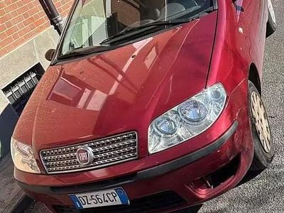 Usata Fiat Punto Classica 60 CV (44 kW) 2009 Rosso Utilitaria