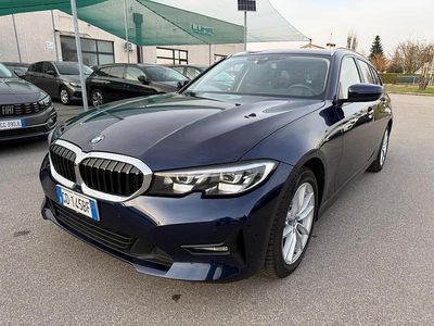 Usata BMW 320e Sport Line 190 CV (139 kW) 2020 Blu Station wagon